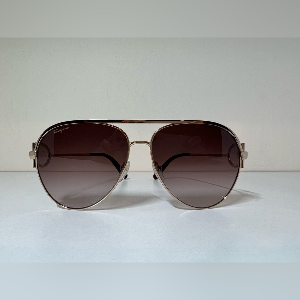 New Ferragamo women’s aviator sunglasses Gold
